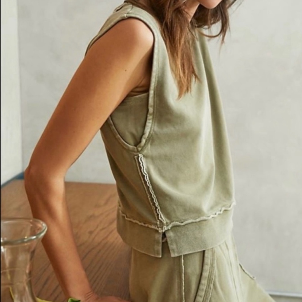 Daily Practice NWT Earthy Green Tank Top Size Medium